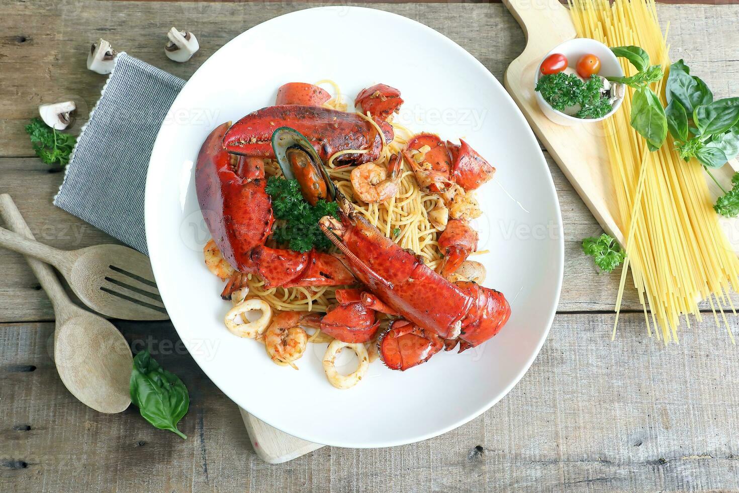 Seafood Lobster Spaghetti photo
