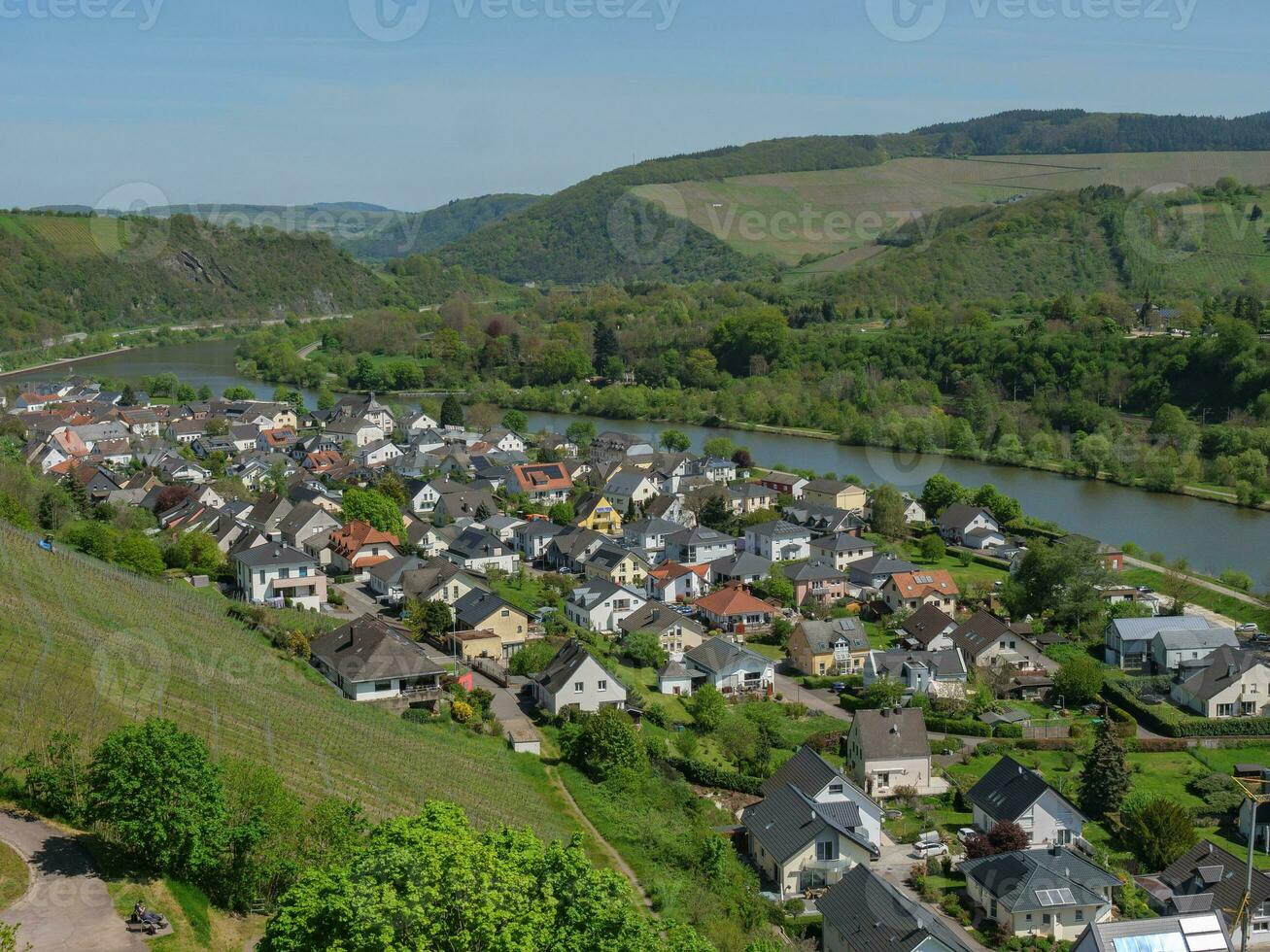 el pequeño ciudad de saarburg a el Sarre río en Alemania foto