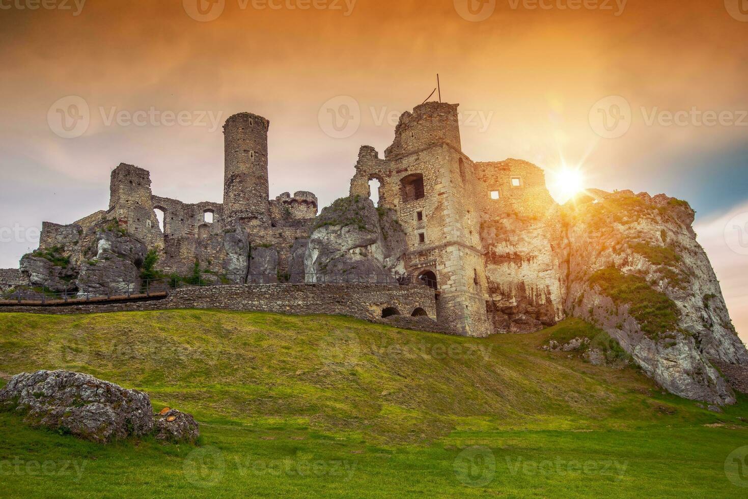 Ogrodzieniec Castle Poland photo