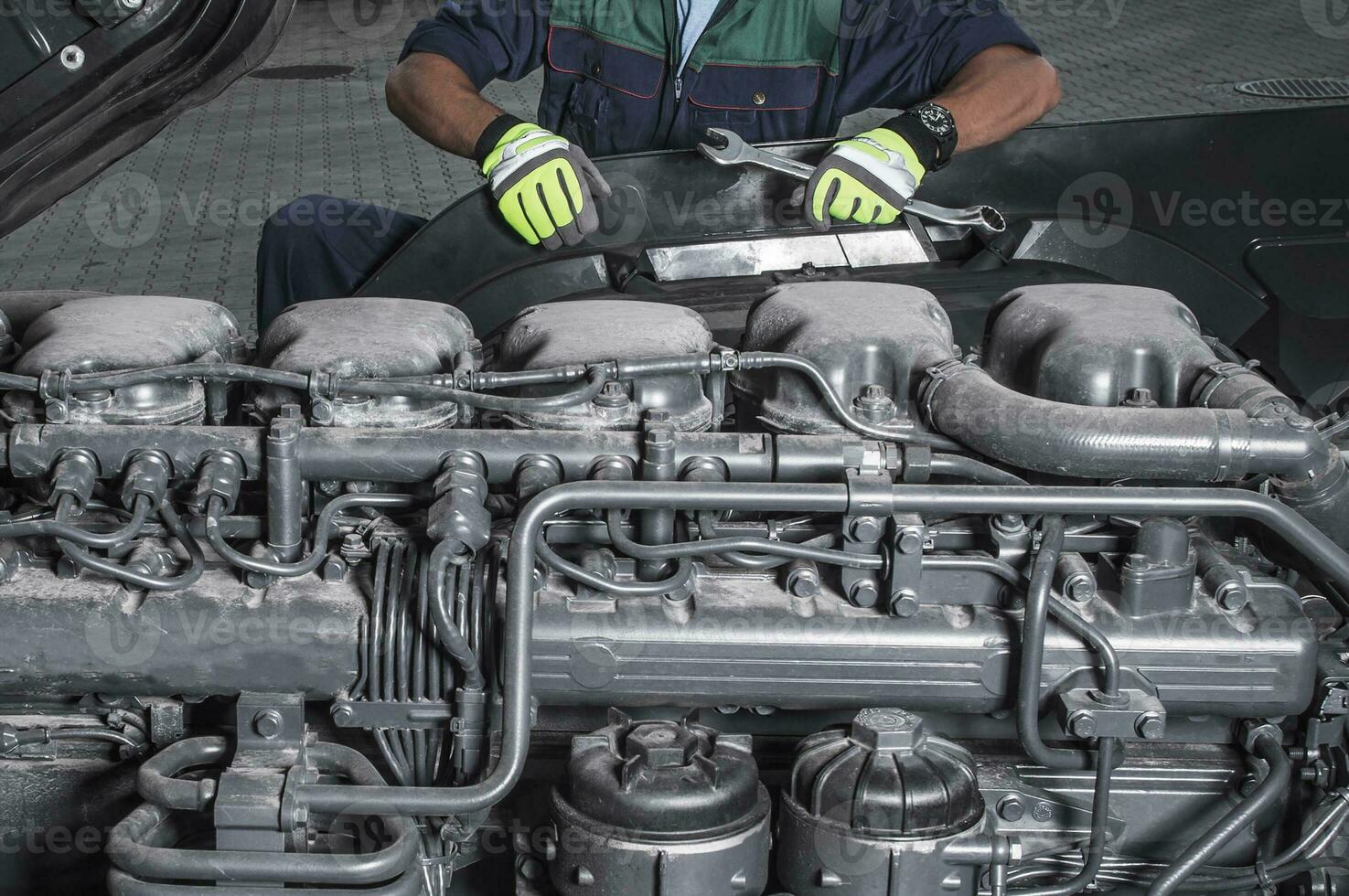 Heavy Duty Truck Diesel Engines Technician Maintain Scheduled Service photo