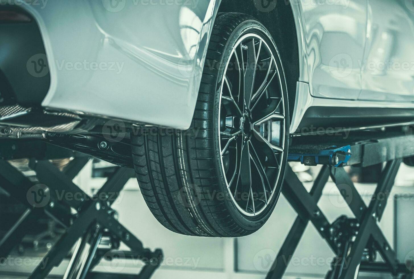 Vehicle in Authorized Service Center 24627169 Stock Photo at Vecteezy