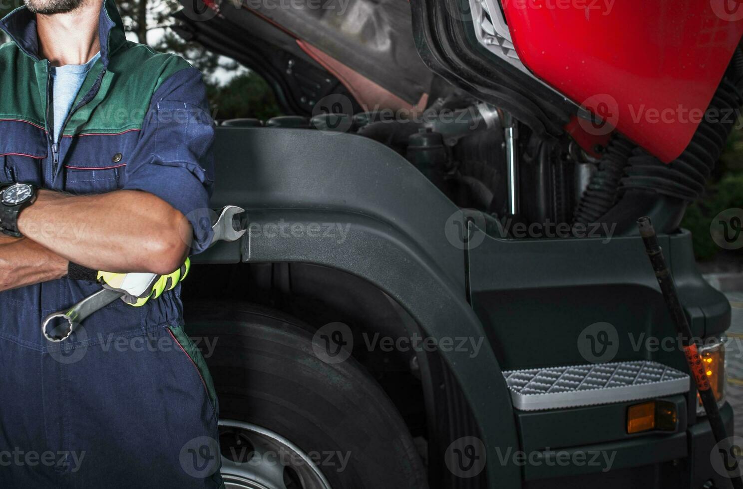 Semi Truck Mechanic Job photo