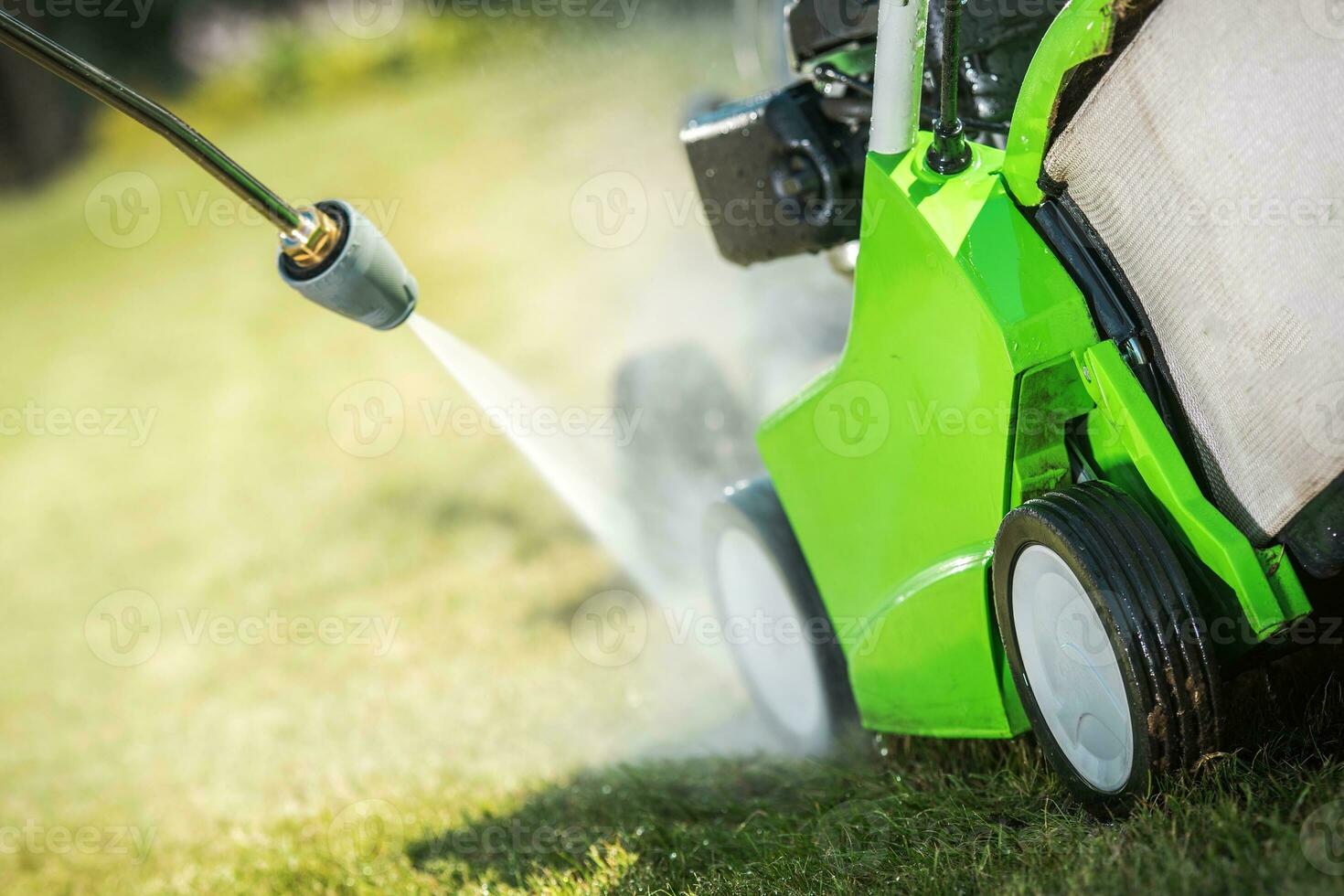 Mowing Machine Cleaning photo