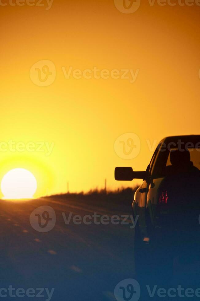 puesta de sol Afuera autopista foto