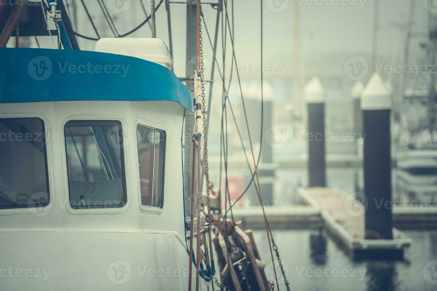 comercial pescar barco cerca arriba foto