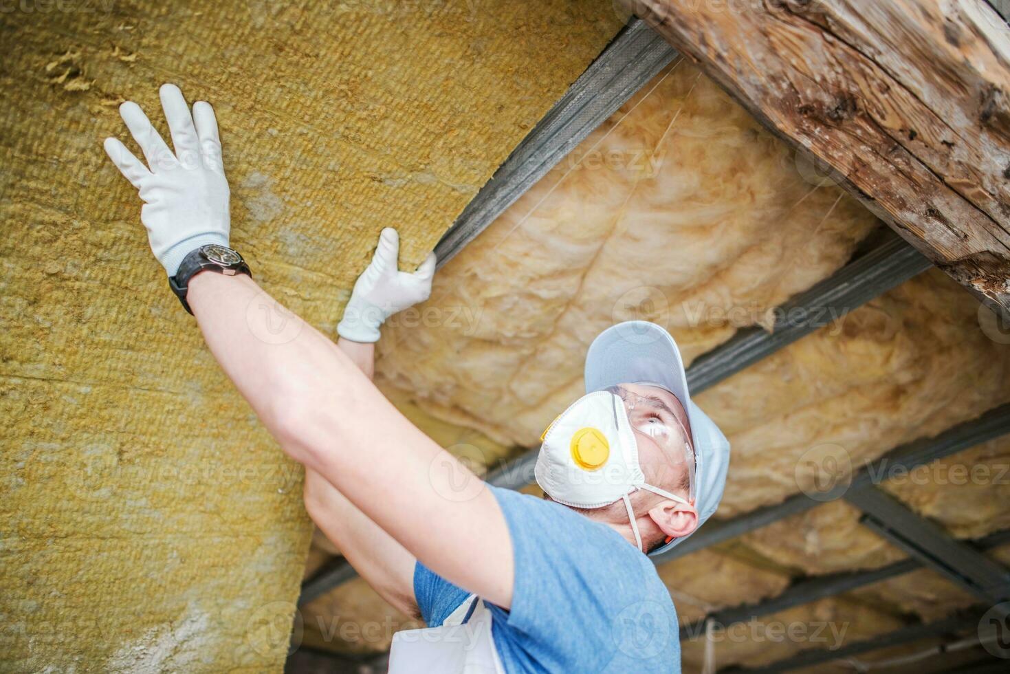 Insulating House Roof photo