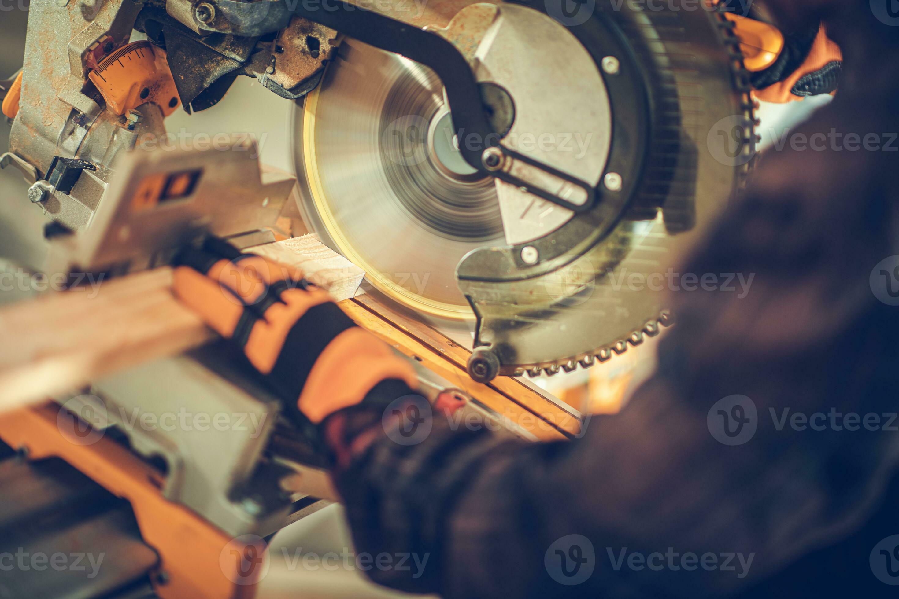 Powerful Wood Circular Saw Job 24633088 Stock Photo at Vecteezy