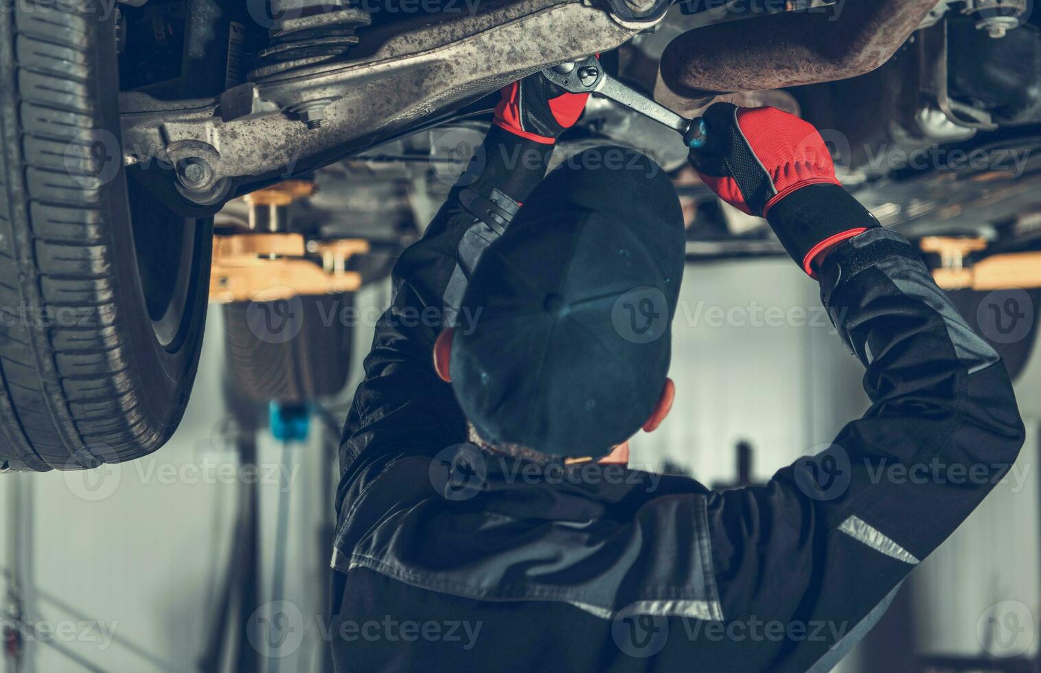 moderno suv coche suspensión mantenimiento foto