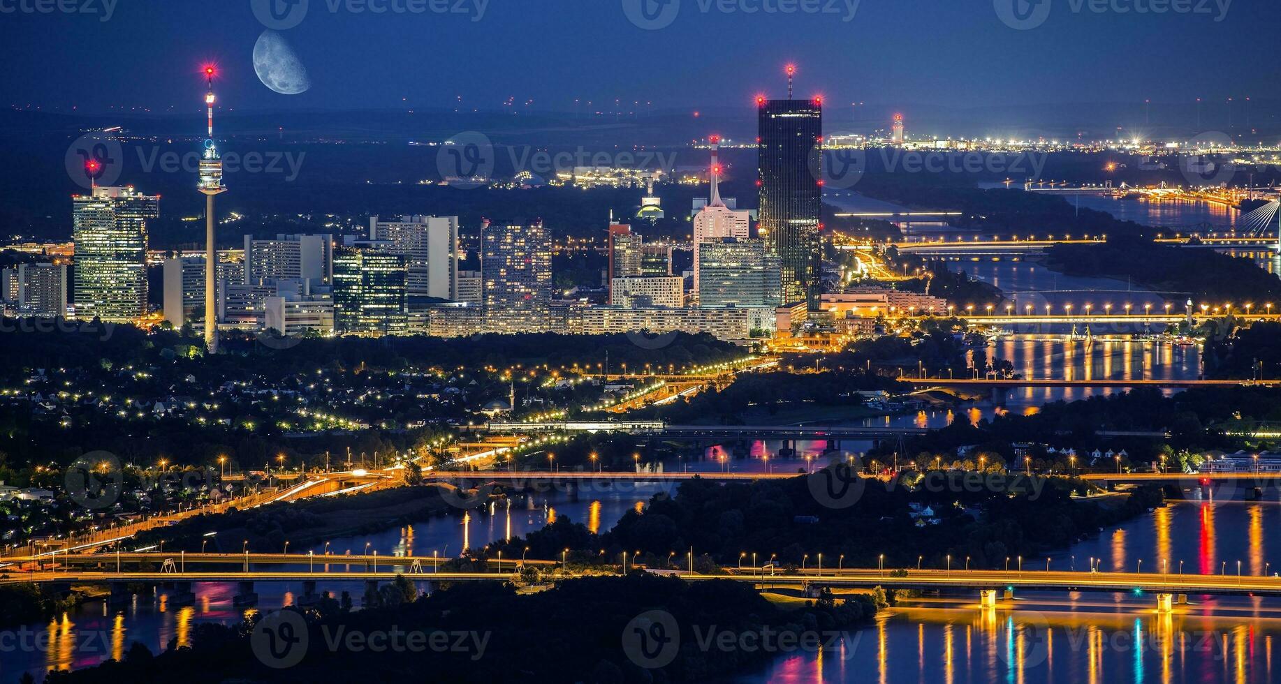 viena ciudad horizonte a noche foto