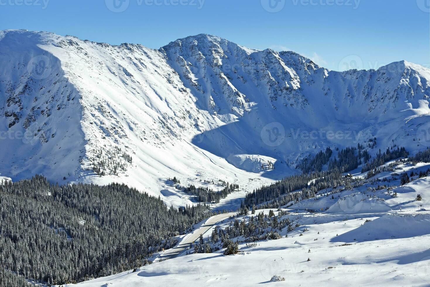 nieve montaña picos foto