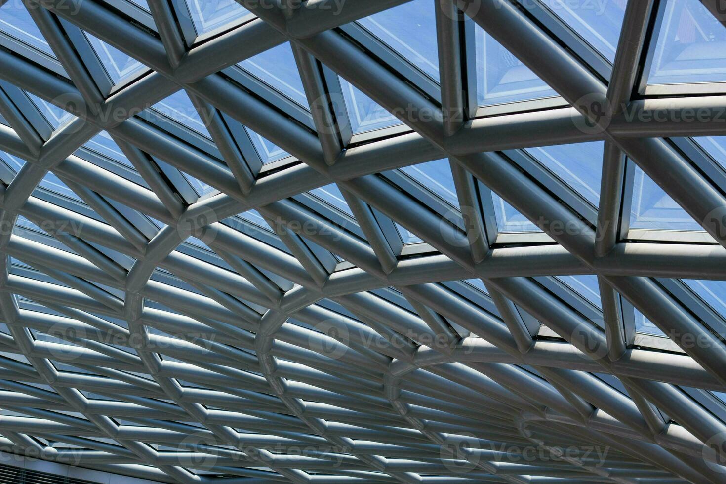 The roof truss rotates to see the sky and sunlight during the day. Roof design, roof construction, modern roof truss ideas. photo
