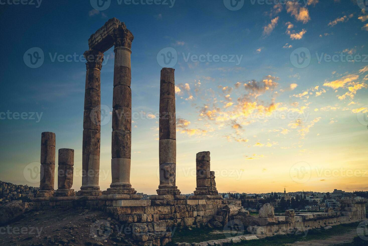 templo de Hércules situado en amman ciudadela en ammán, Jordán foto