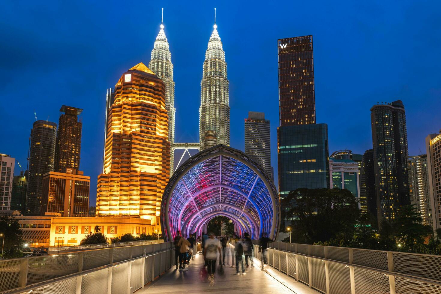 Saloma Link, Pintasan Saloma, a 69 meters combined pedestrian and bicyclist bridge across the Klang River in Kuala Lumpur, Malaysia. The architecture is inspired by the sireh junjung photo