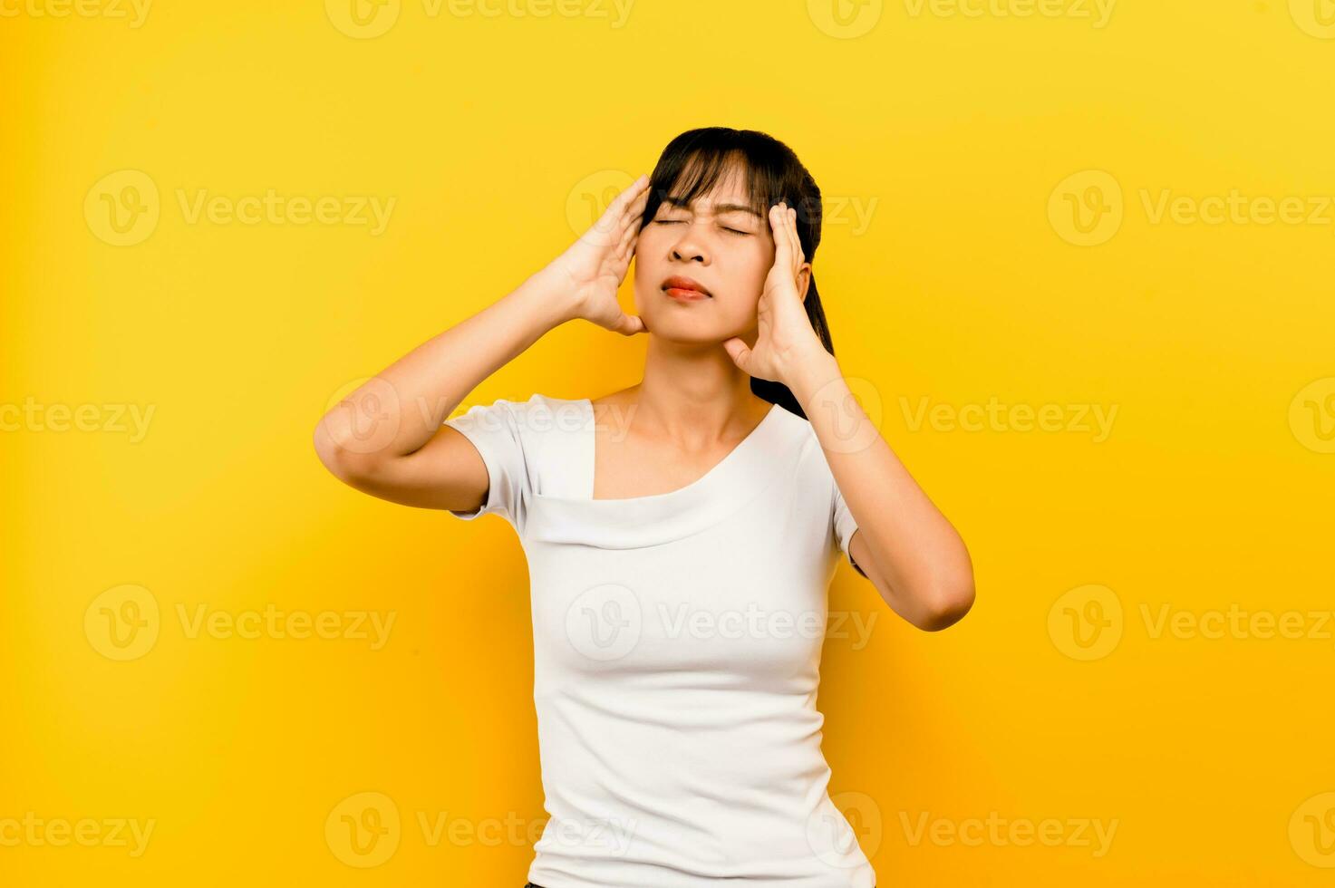 Migraine, severe headache, dizziness, overthinking, overthinking, working in movies, tired from working hard. photo