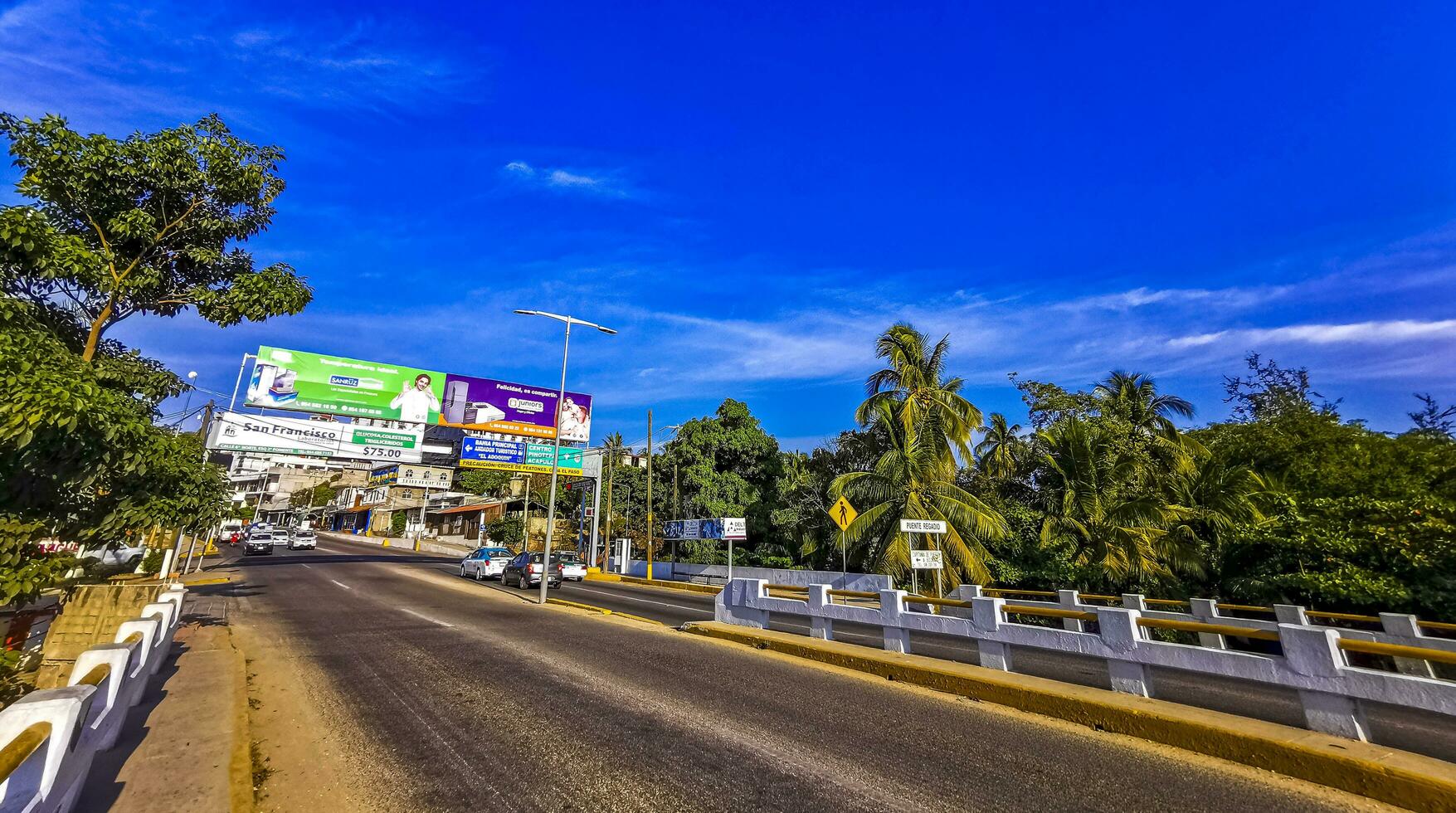 puerto escondido oaxaca mexico 2023 típico hermosa vistoso turista calle acera ciudad puerto escondido México. foto