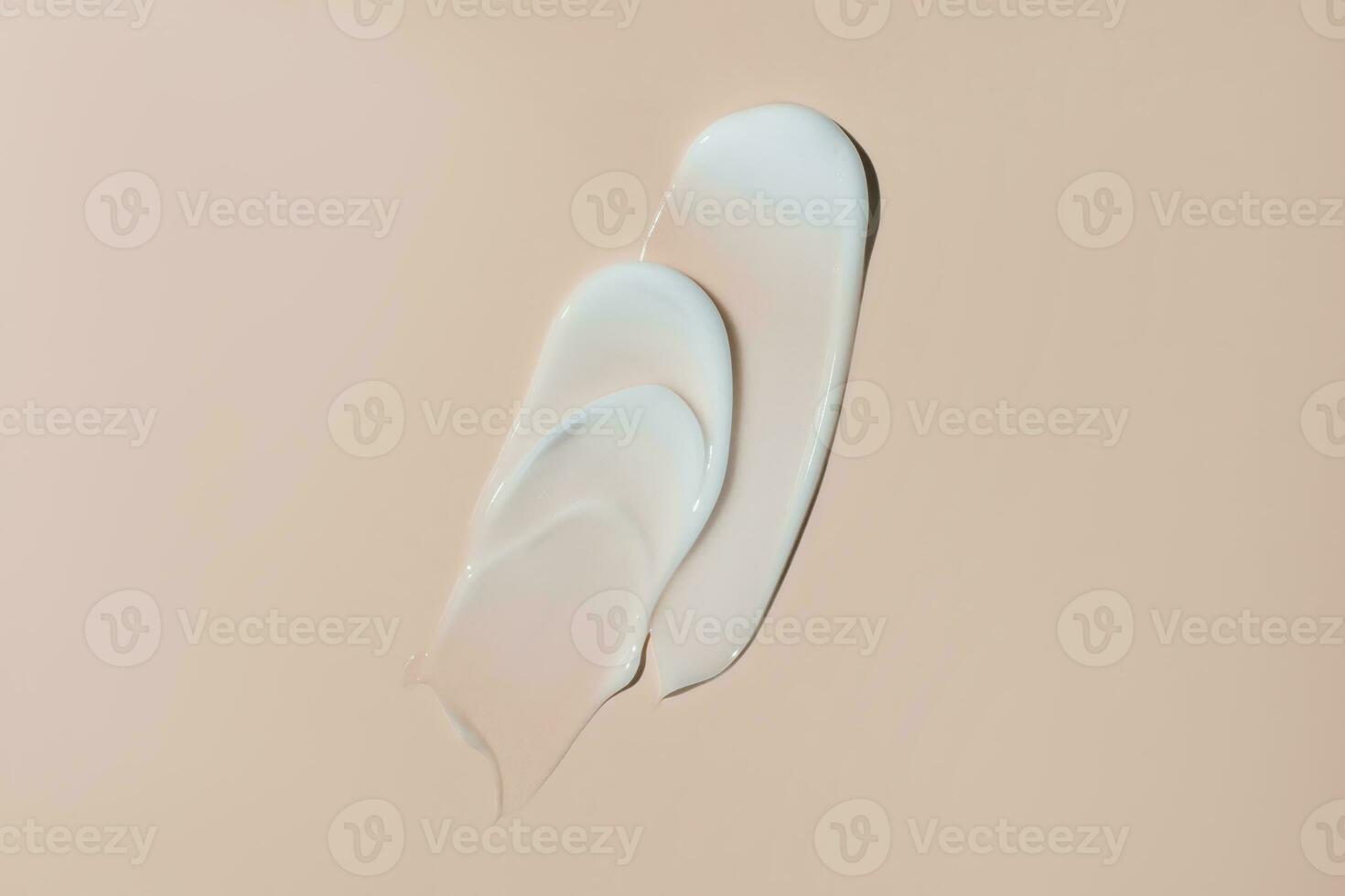 White cosmetic cream texture, skincare lotion swatch on pastel background. Face creme, body moisturiser, hair conditioner smear smudge stroke. Creamy beauty product closeup photo