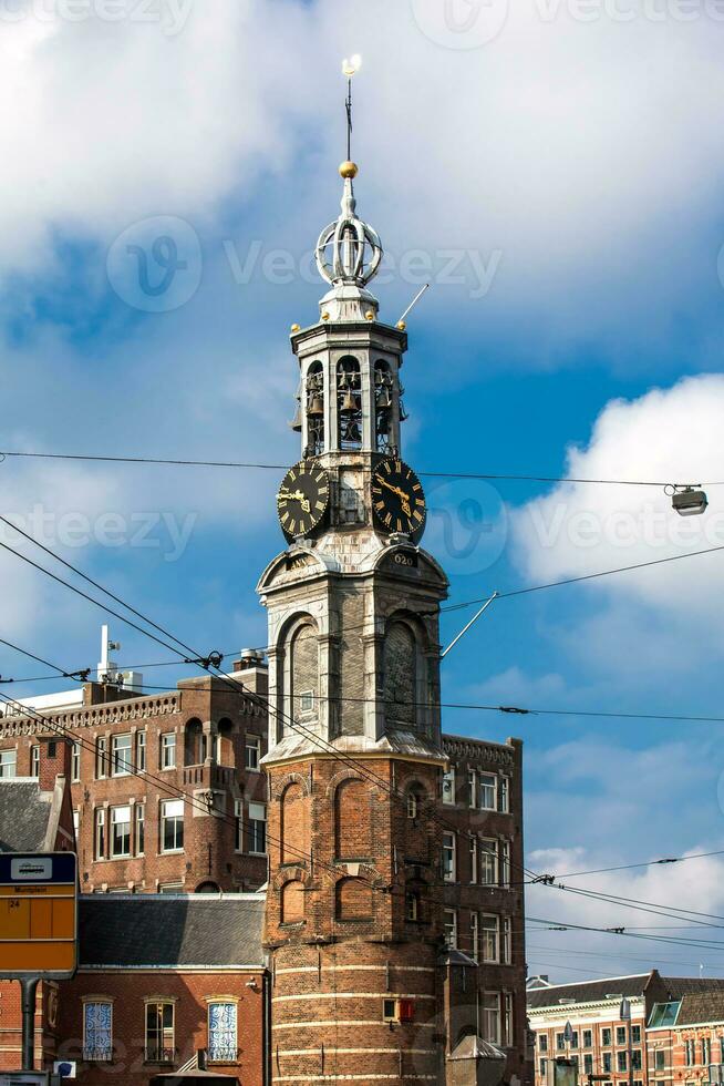 detalle de el histórico menta torre situado a el muntplein cuadrado en Amsterdam foto