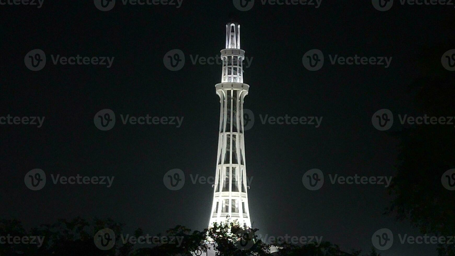 Manar Pakistan showing its beauty at night photo