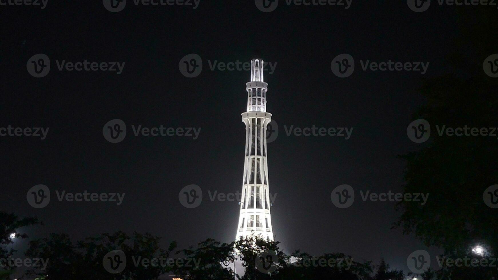 Manar Pakistan showing its beauty at night photo