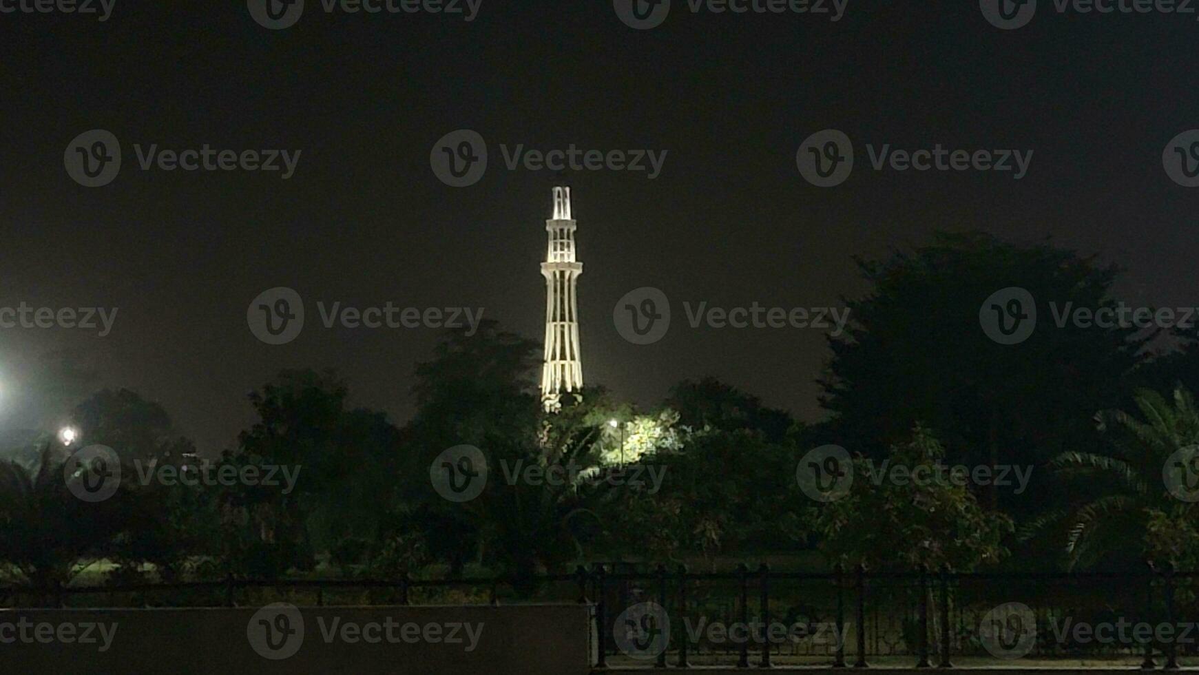 Manar Pakistan showing its beauty at night photo