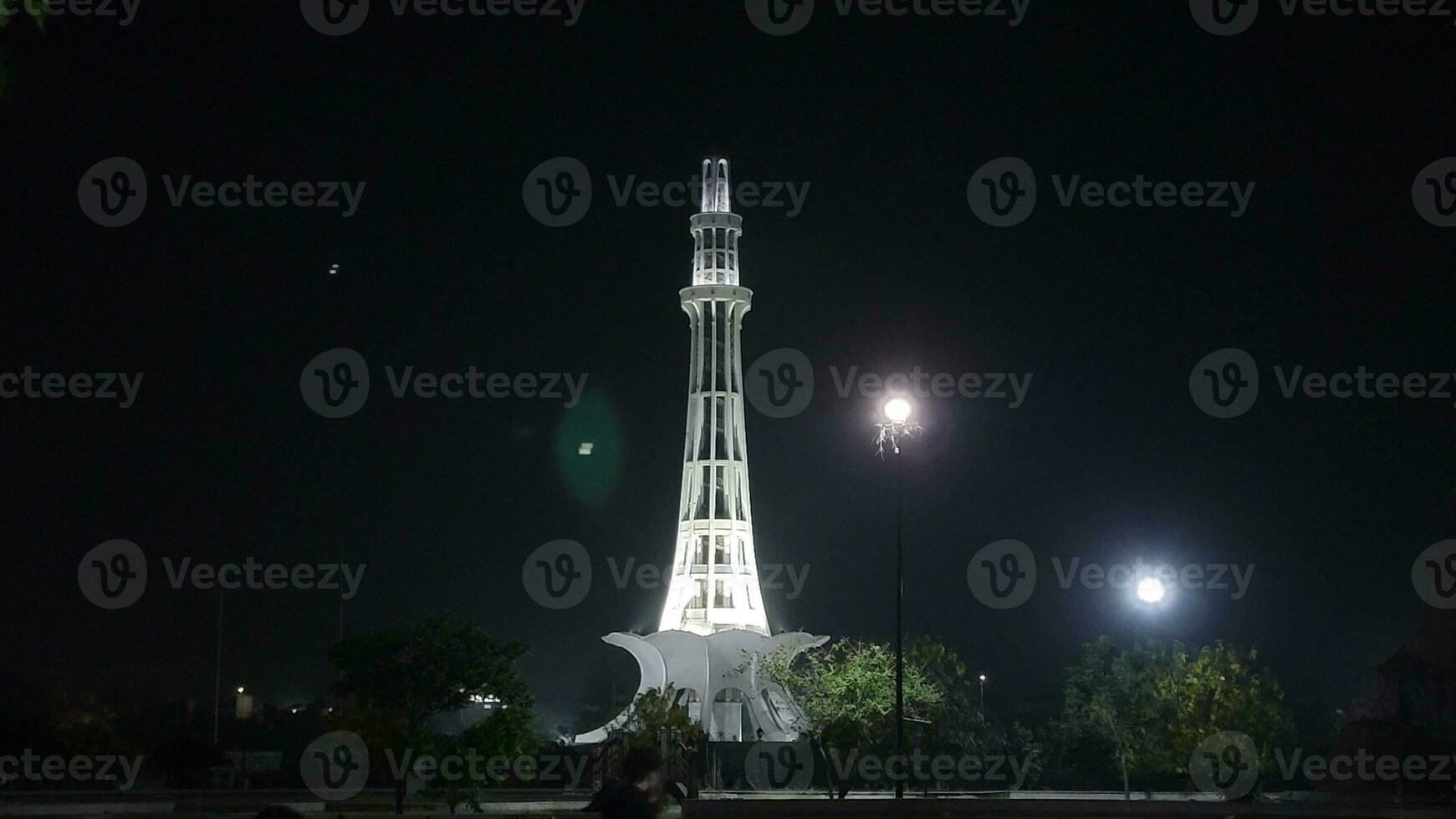 Manar Pakistan showing its beauty at night photo
