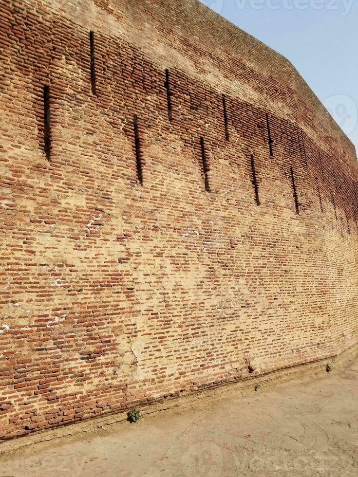 The outer wall of the Badshahi Fort photo