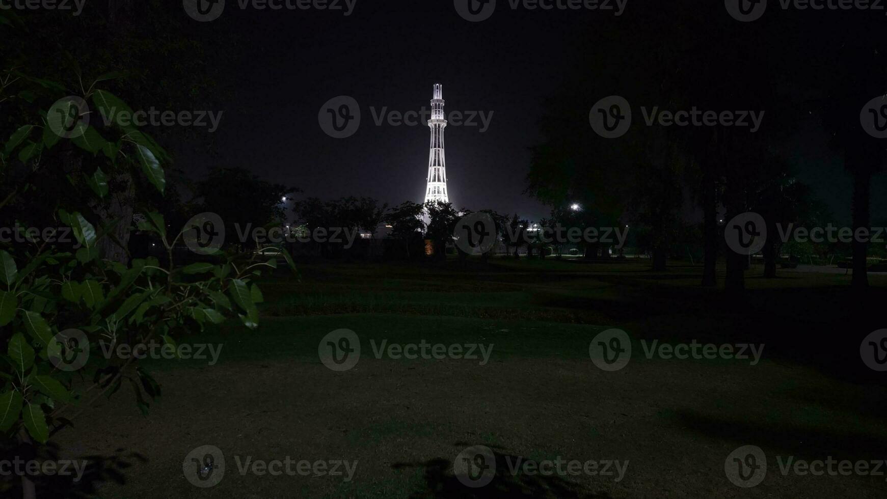 Manar Pakistan showing its beauty at night photo