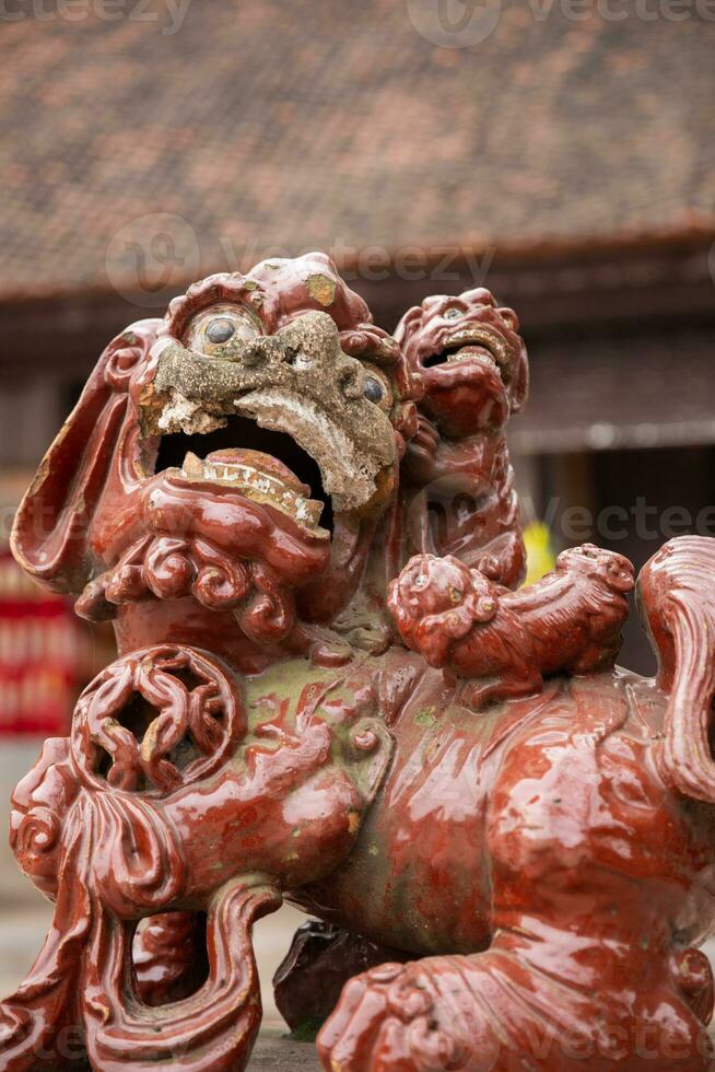 Vietnamese statue of a lion photo