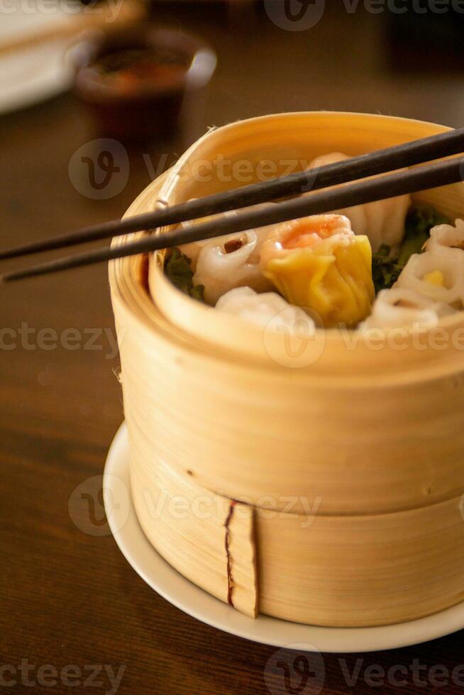 Dim sum in a basket photo