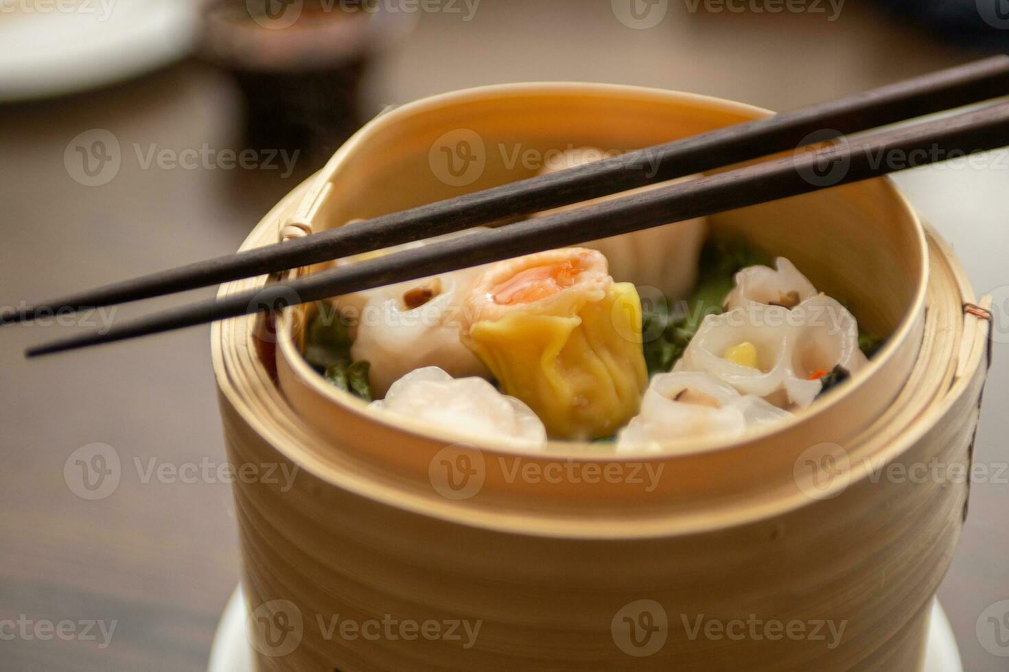 Dim sum in a basket photo