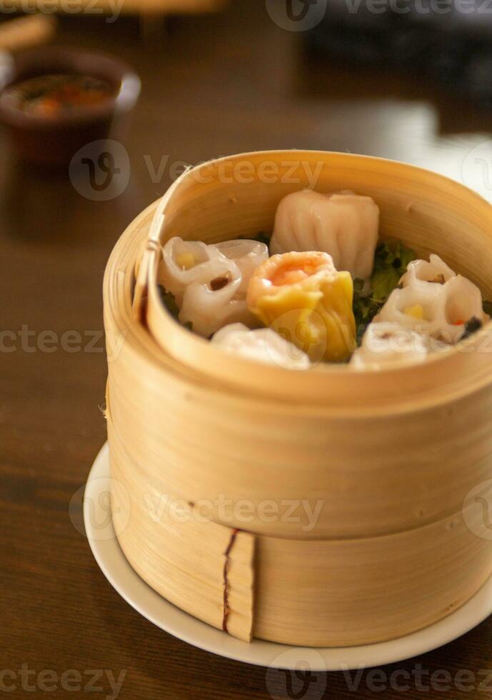 Dim sum in a basket photo