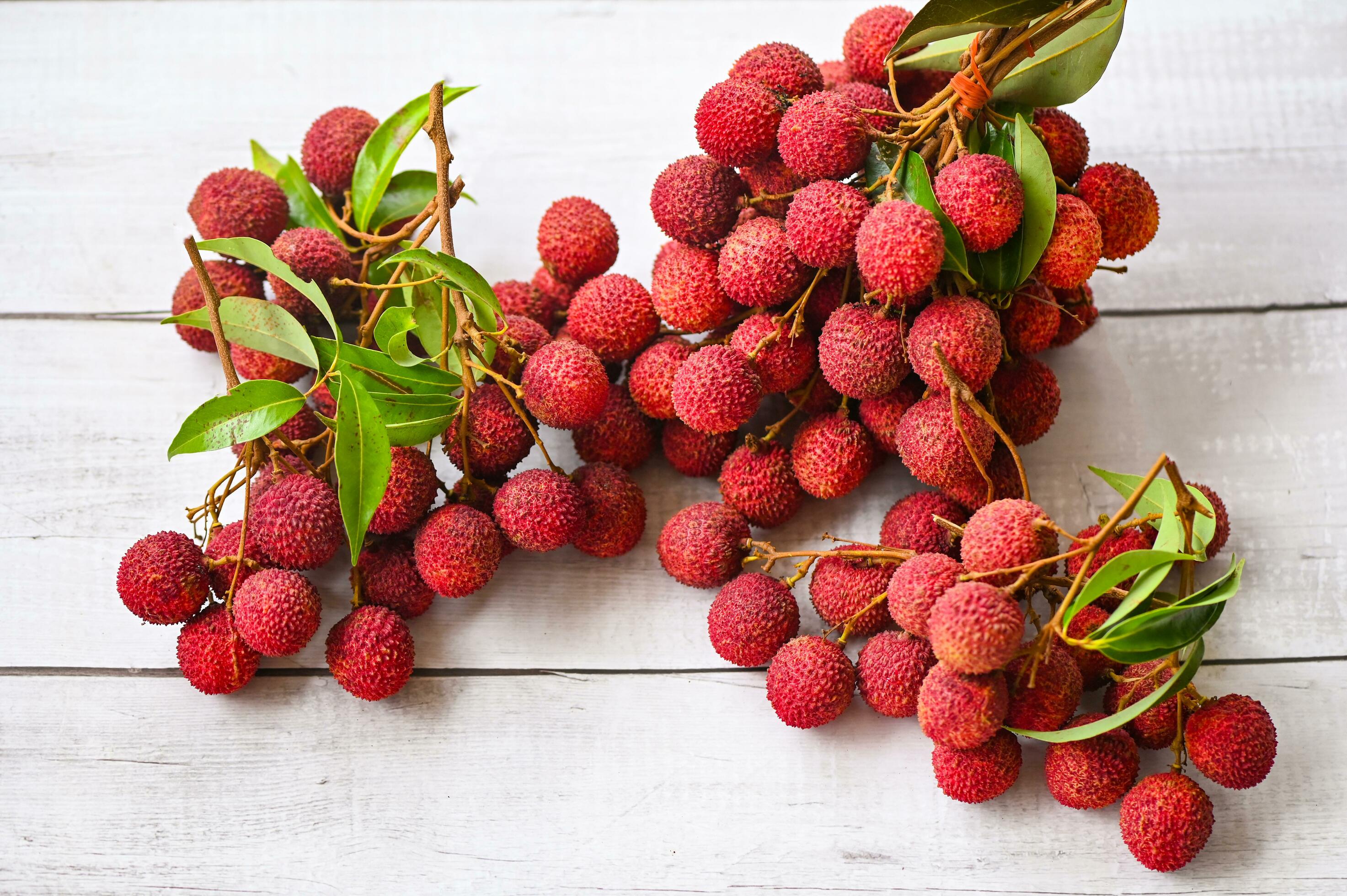 lychees on background, fresh ripe lychee fruit tropical fruit lychees
