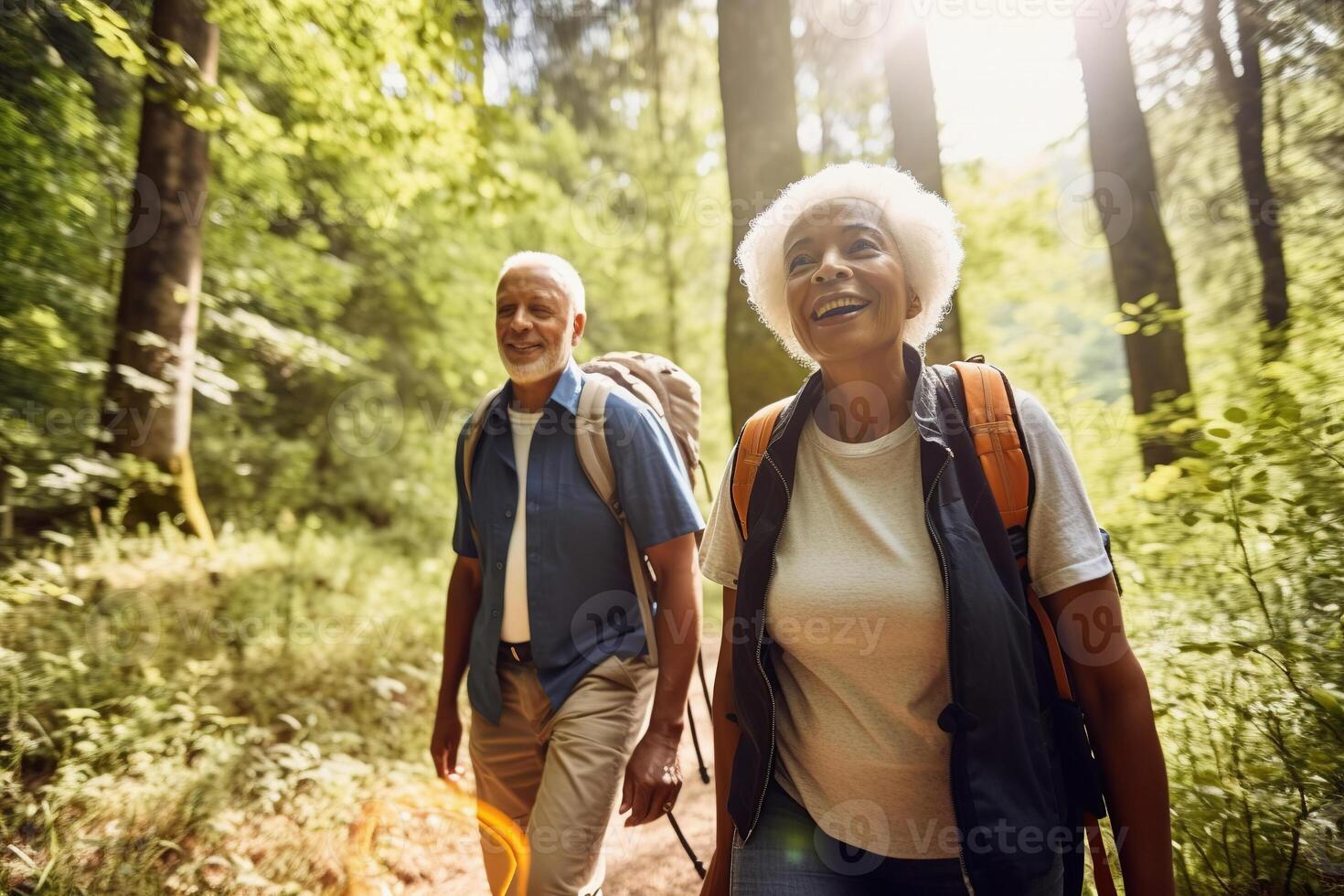 activo retirado interracial Pareja excursionismo al aire libre. generativo ai foto