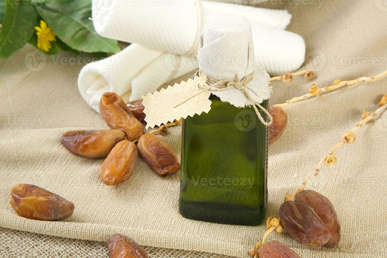 Dates seeds oil photo