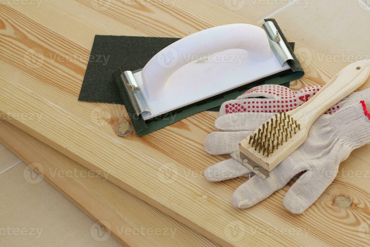 Process of polishing the wood before painting. Closeup 24988578 Stock