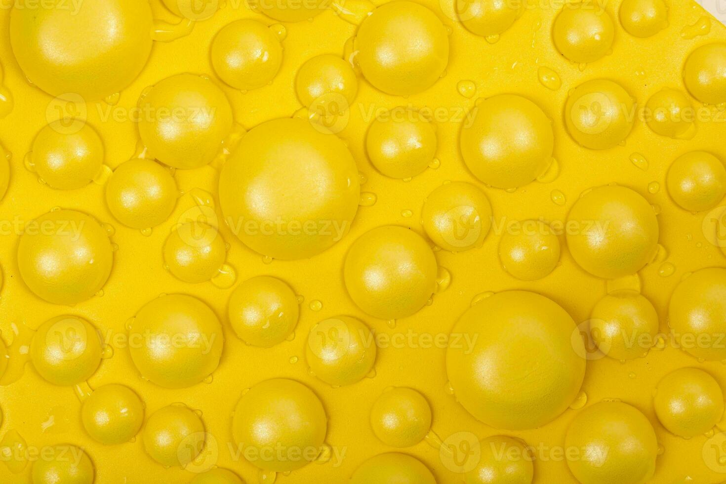 foams yellow and black