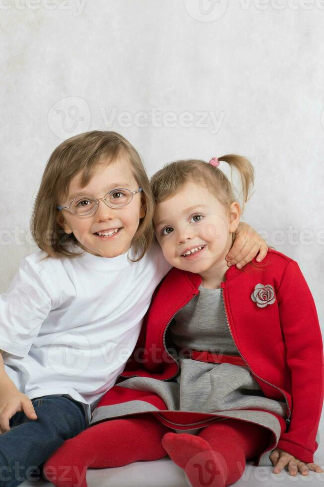 Boy of five years and girl of 2 years are staying together. photo