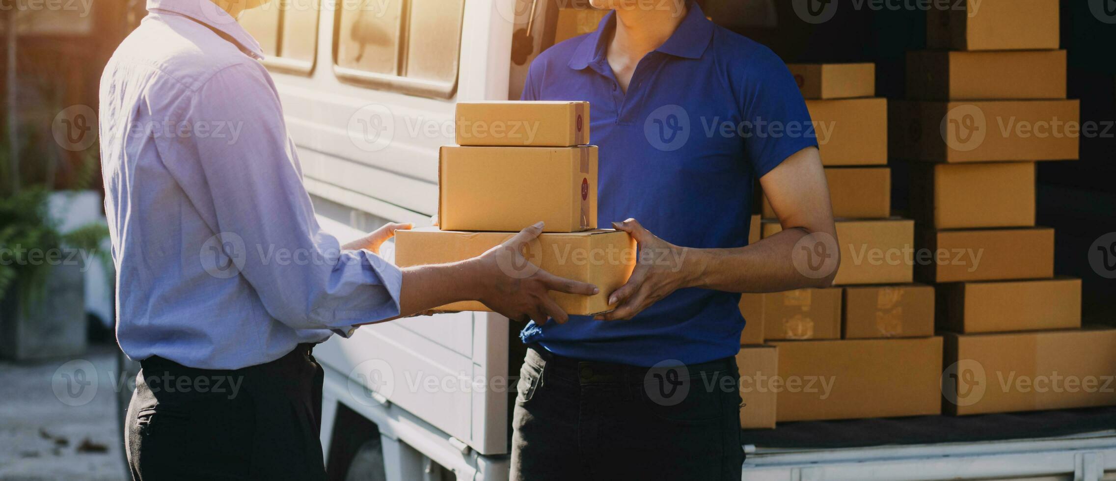 Business woman start up small business entrepreneur SME success .freelance woman working at home with Online Parcel delivery. SME and packaging deliveryconcept photo