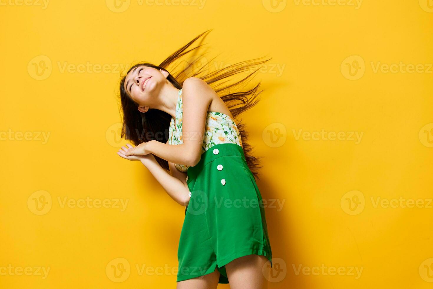 girl woman yellow happy trendy stylish style fashion emotion beautiful young photo