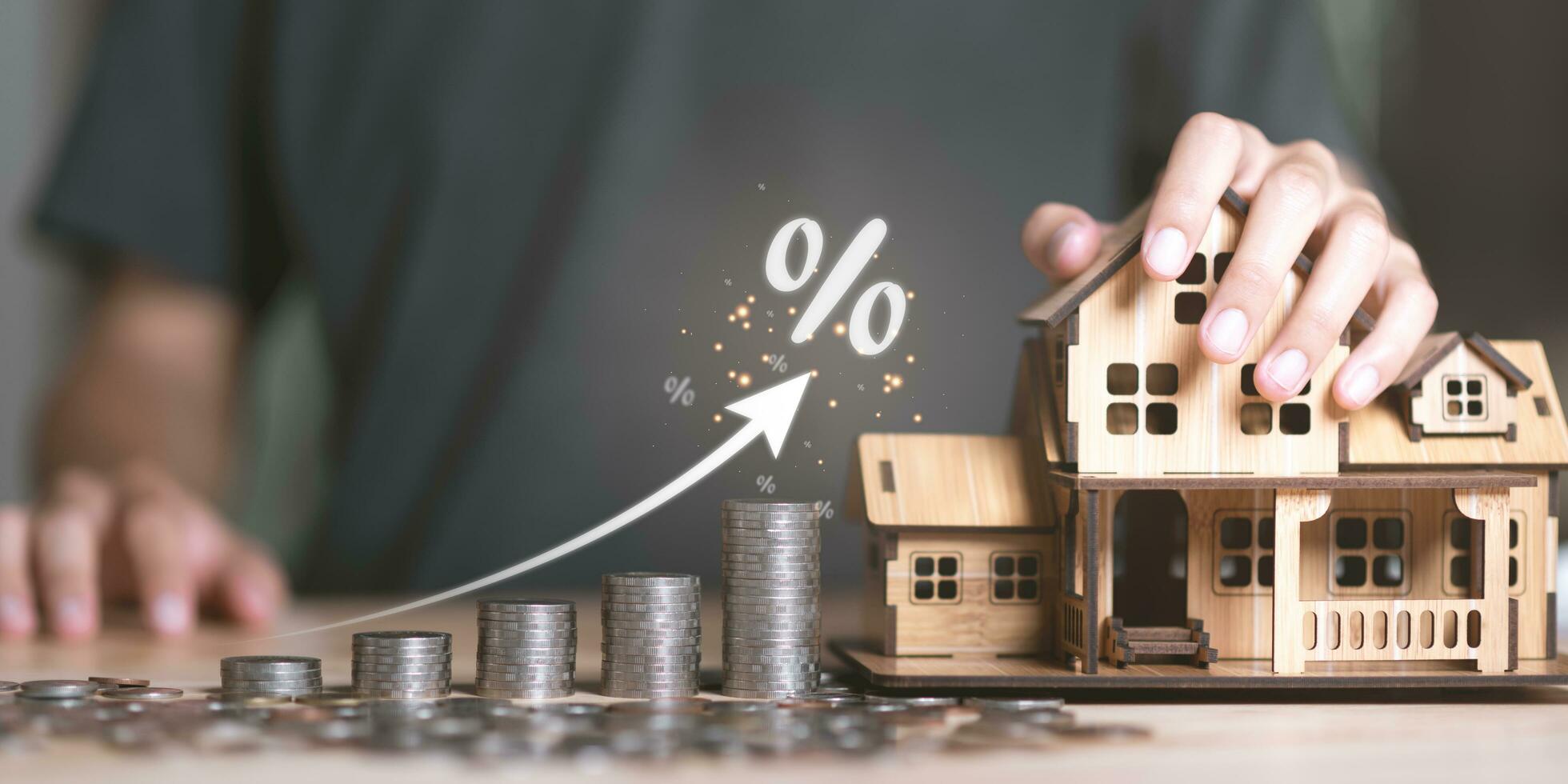 Percentage growth bank loan interest ,appraisal of property value ,Investment in real estate, houses and land ,Financial planning for homes and residences ,Bank interest and real estate business photo