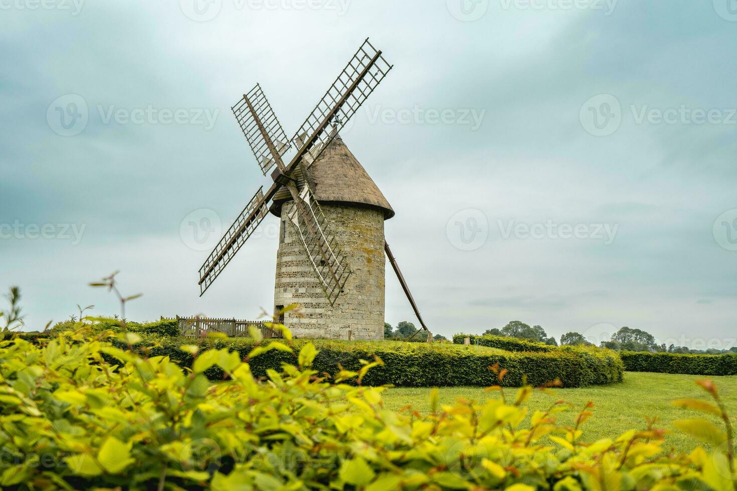 Moulin Delaware pierre, antiguo molino en hauville, Francia. foto