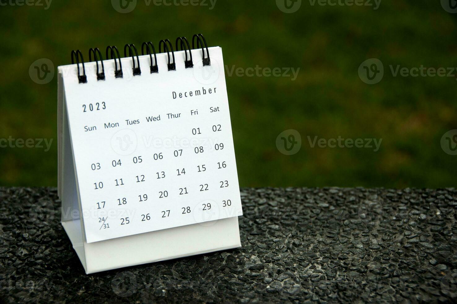 diciembre 2023 mesa calendario con personalizable espacio para texto. Copiar espacio. foto