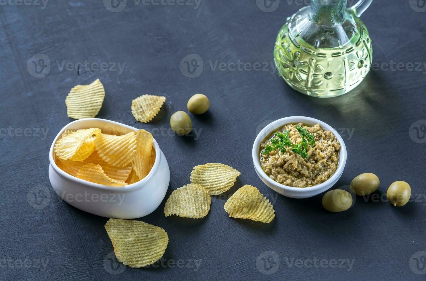 patata papas fritas con aceituna coronilla foto