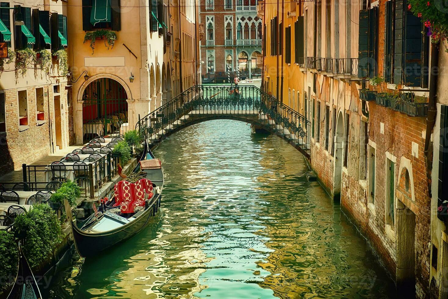 hermosa veneciano calle foto