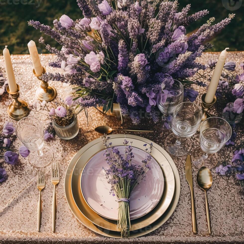 Boda paisaje de mesa, elegante formal cena mesa configuración, mesa bohordo con lavanda decoración para fiesta fiesta evento celebracion, generativo ai foto