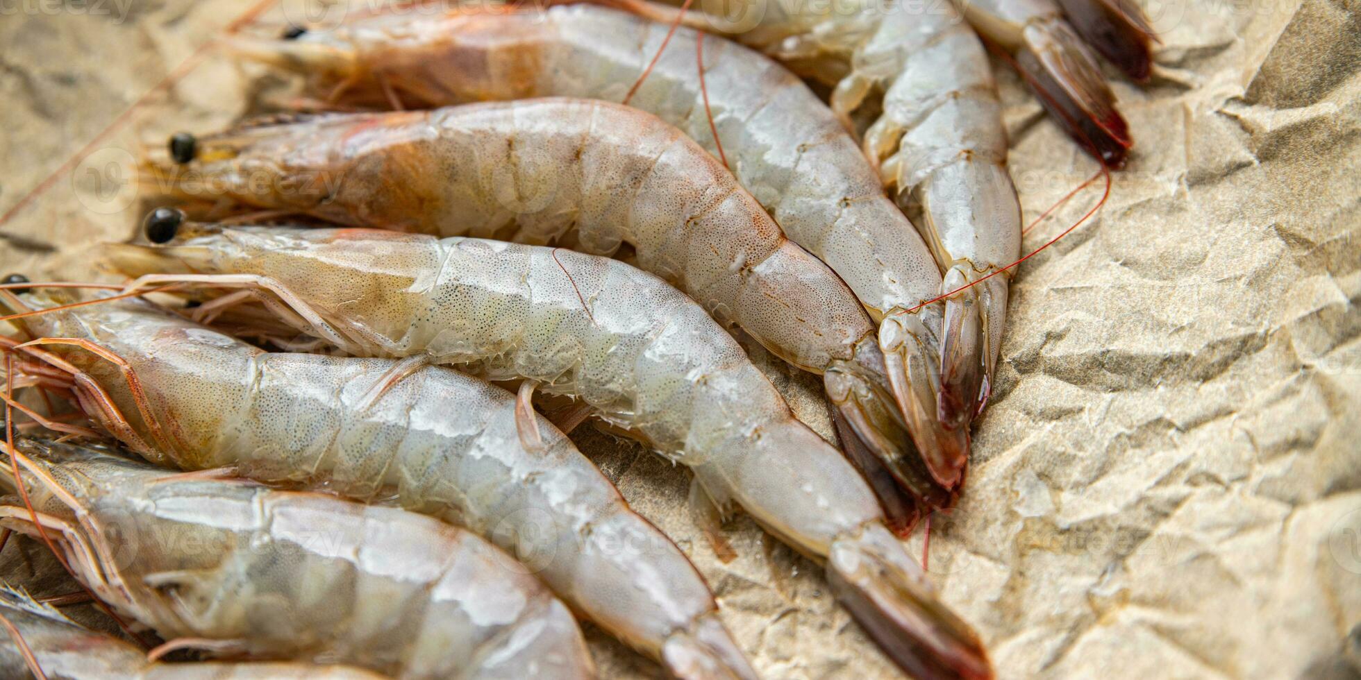 camarón crudo gambas Fresco Mariscos gamba comida comida bocadillo en el mesa Copiar espacio comida antecedentes rústico parte superior ver foto