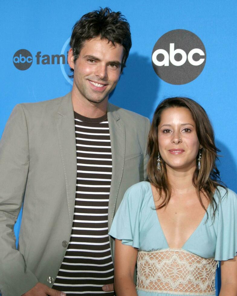 Jason Thompson  Kimberly McCullough ABC Television Group TCA Party Kids Space Museum Pasadena CA July 19 2006 2006 Kathy Hutchins Hutchins Photo