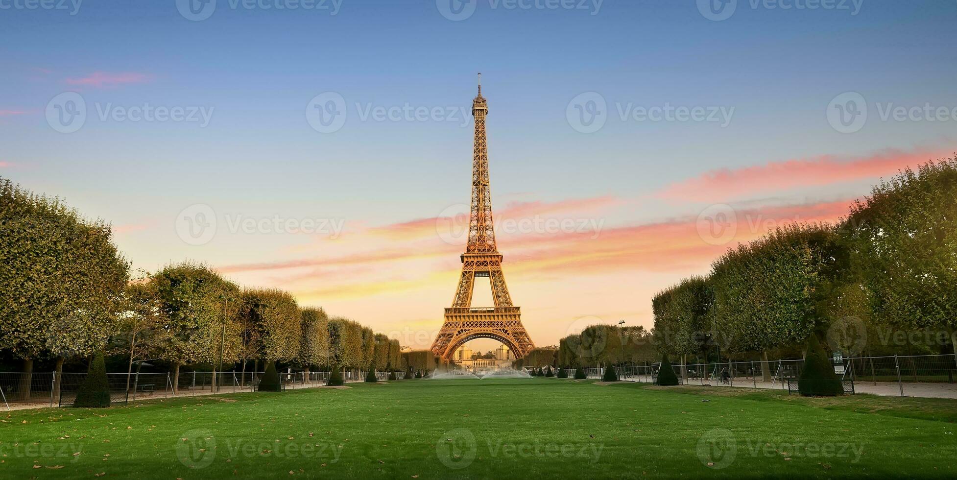 Eiffel Tower and alley photo