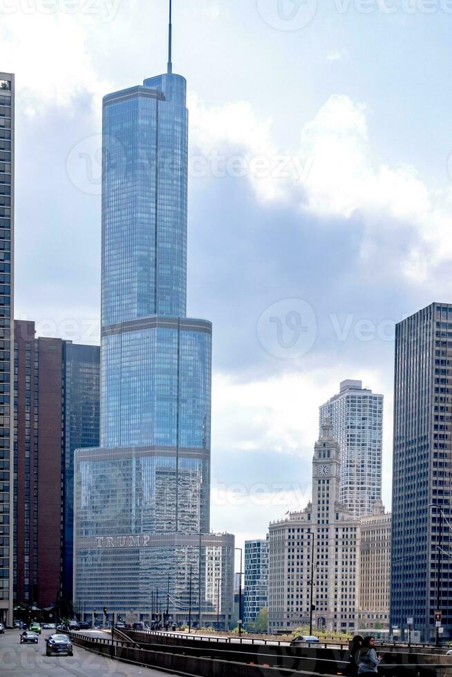 Chicago Illinois downtown scenes and architecture photo