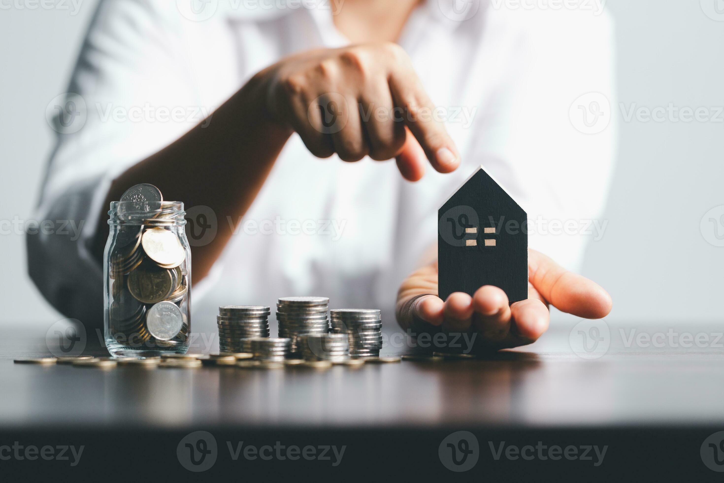 Real estate agents bid homes in the project to explain in detail to